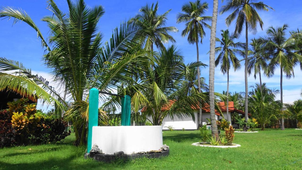 Regina Beach Bungalow Trincomalee Exterior photo