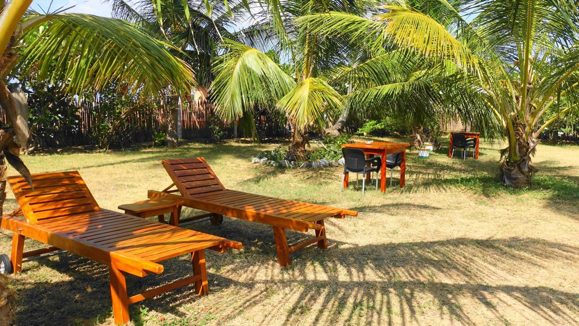 Regina Beach Bungalow Trincomalee Exterior photo