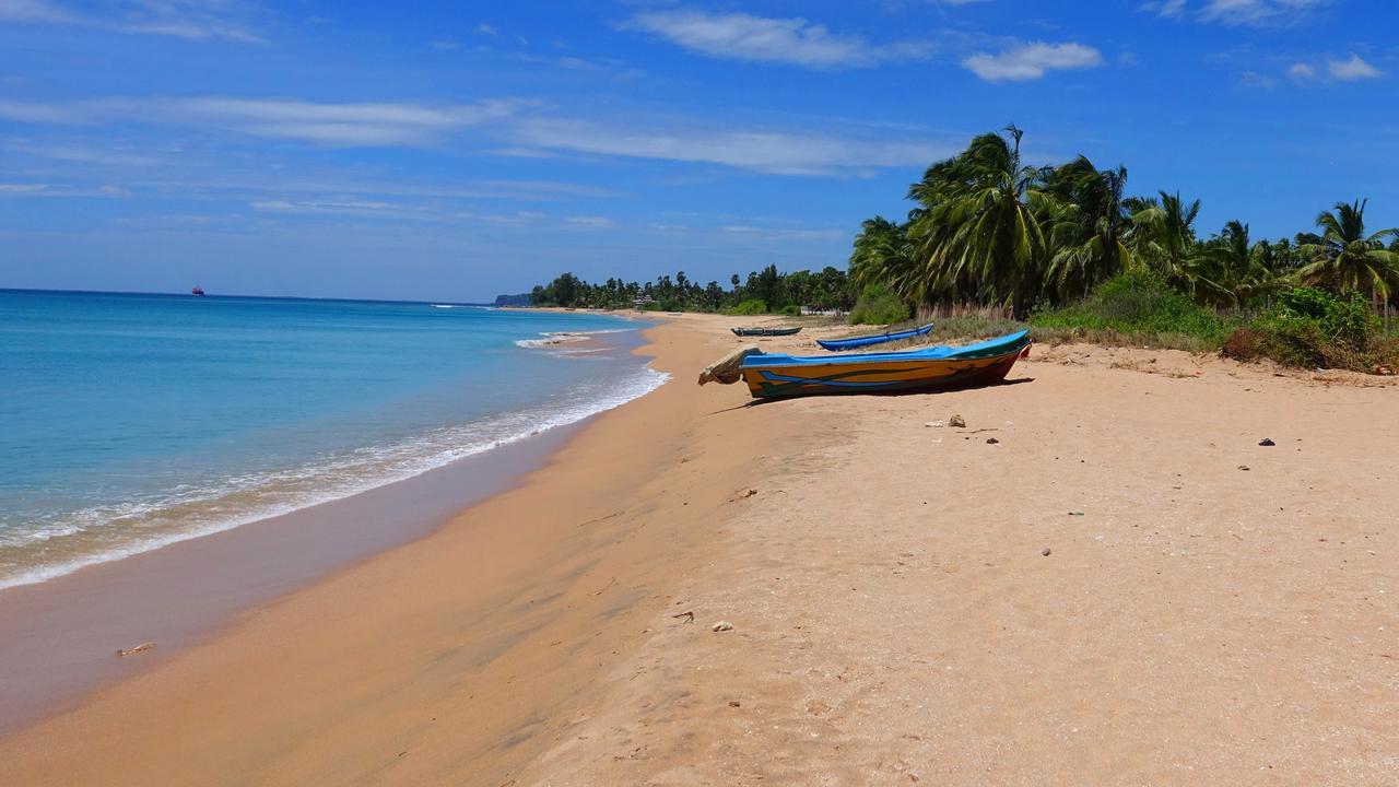 Regina Beach Bungalow Trincomalee Exterior photo